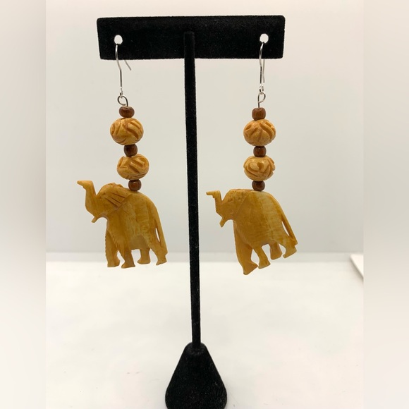 New Handmade Women’s Jewelry Carved Elephant Beaded Earrings 3 1/4 Inch Brown - Picture 1 of 5